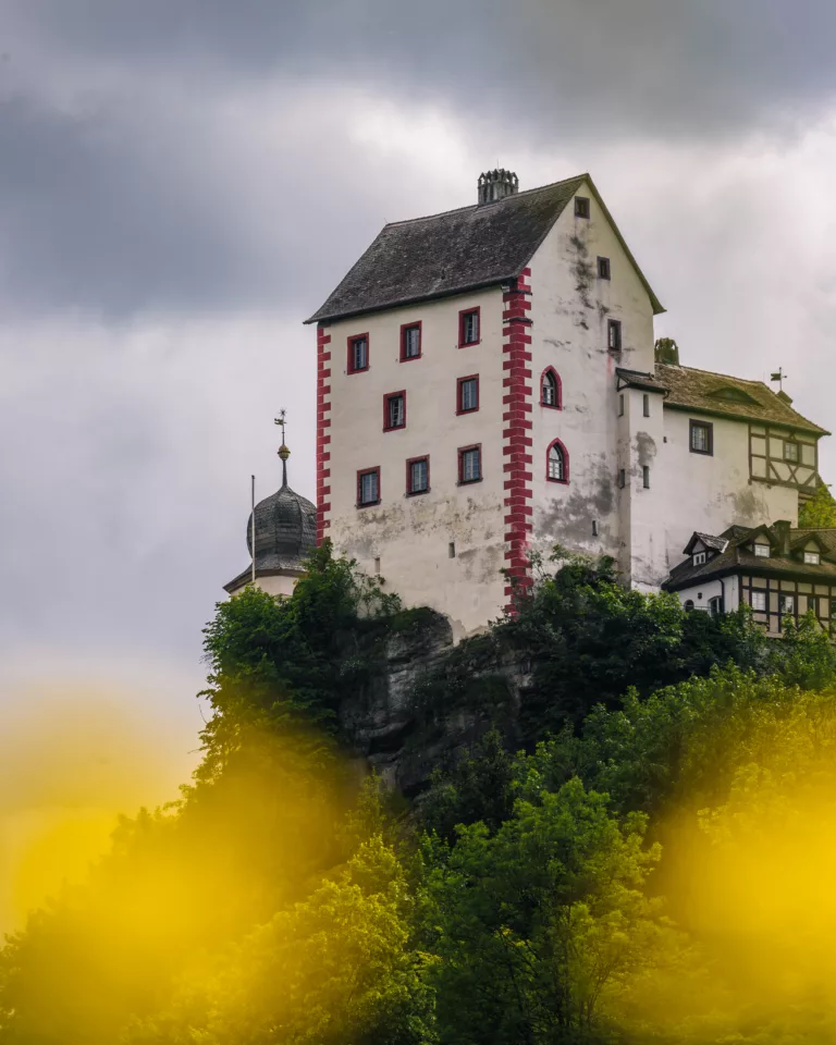 Burg Egloffstein im Frühling