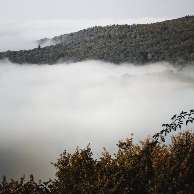 Morgennebel in den Bergen rund um den Lago di Trasimeno