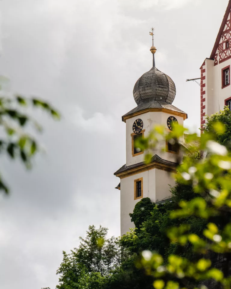 Pfarrkirche St. Bartholomäus zu Egloffstein an der Burg Egloffstein