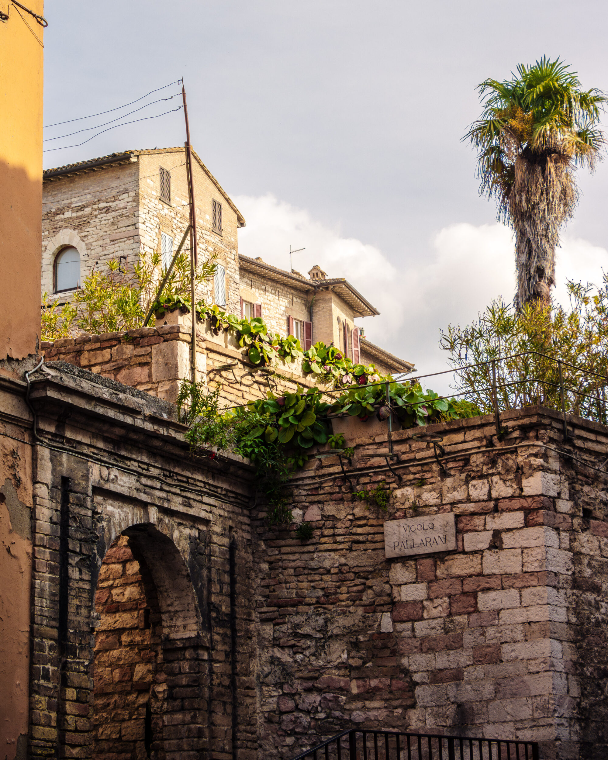 In den Gassen von Assisi, Italien